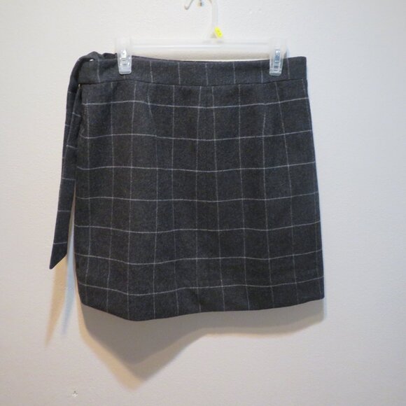 J.Crew Wool Blend Gray Plaid Wrap Skirt with Pockets Bow - Picture 2 of 8